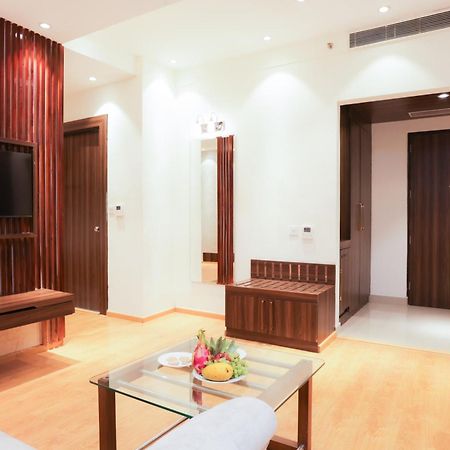 Hyphen Premier-Business Hotel 密拉特 外观 照片