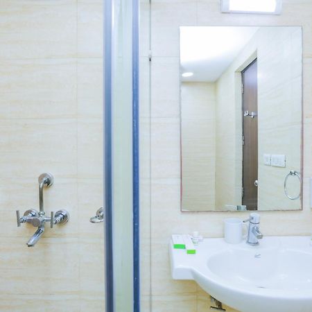 Hyphen Premier-Business Hotel 密拉特 外观 照片