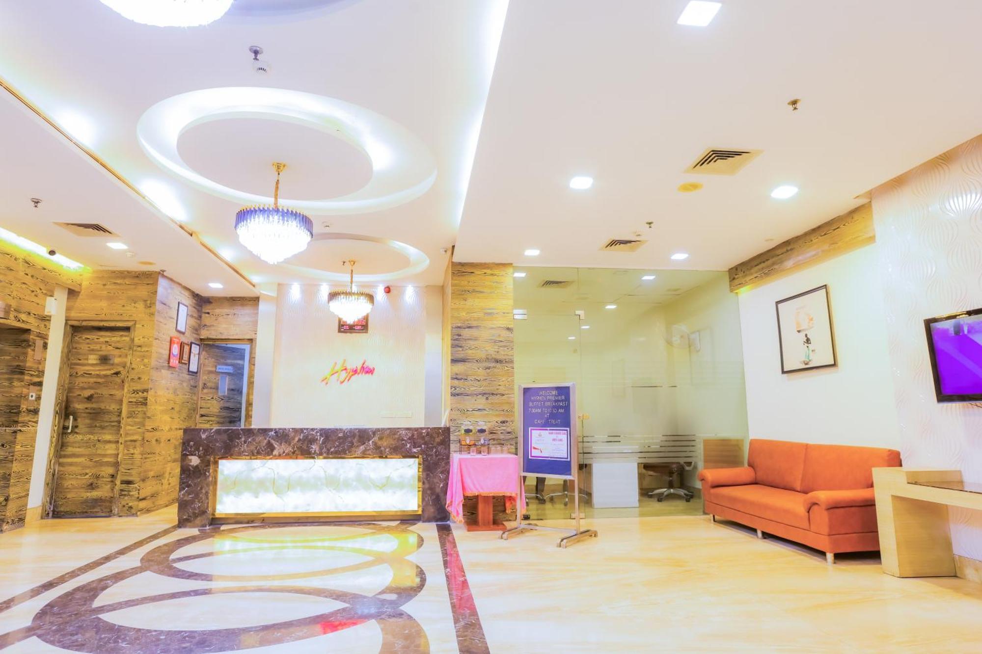 Hyphen Premier-Business Hotel 密拉特 外观 照片