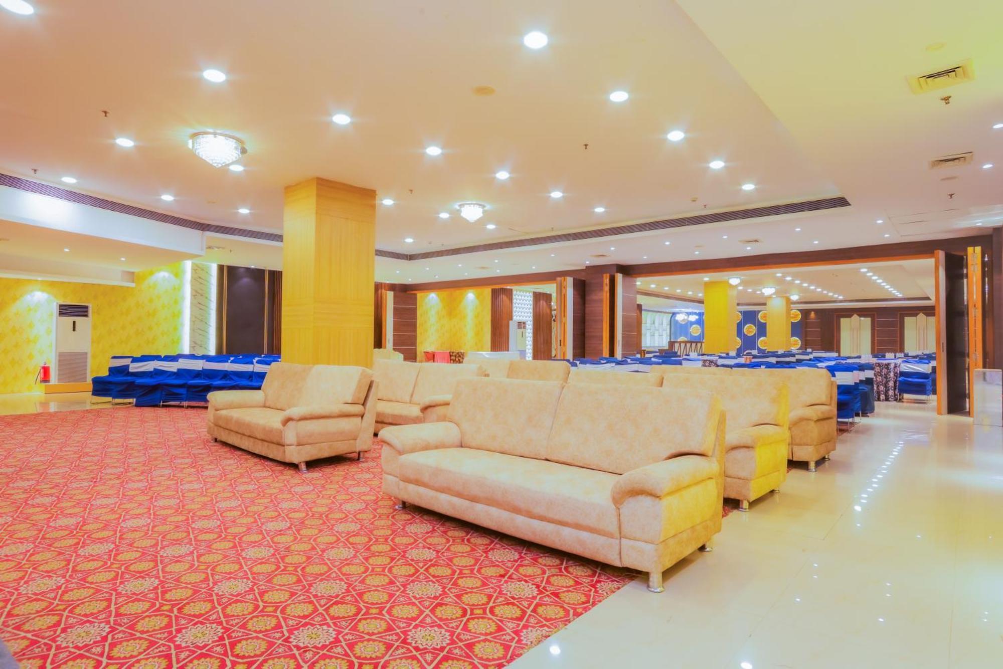 Hyphen Premier-Business Hotel 密拉特 外观 照片